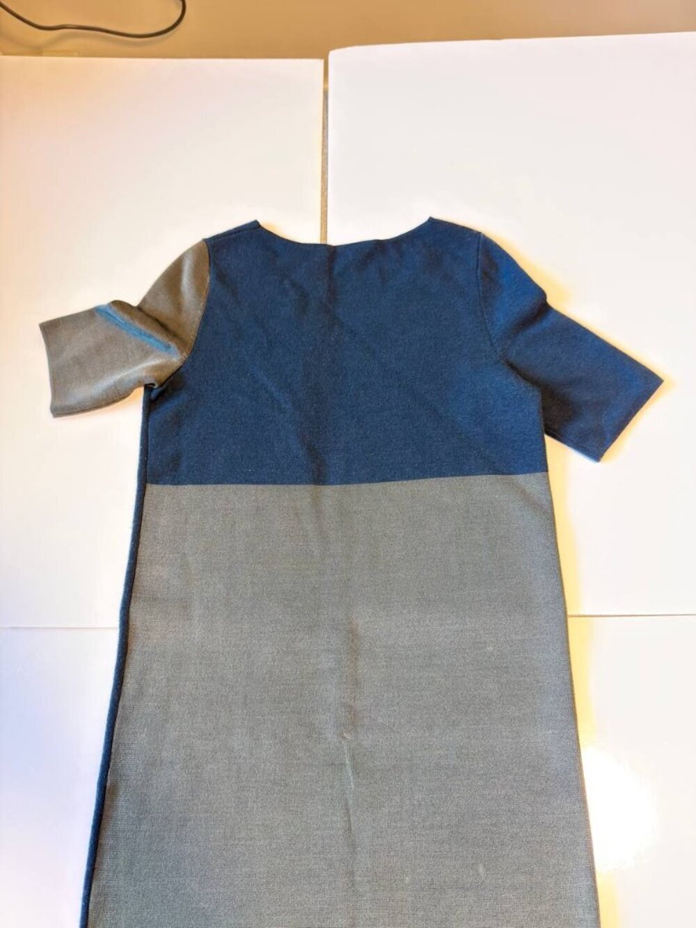 COS Color Block Knit Dress – Women’s Size S - Picture 2 of 15